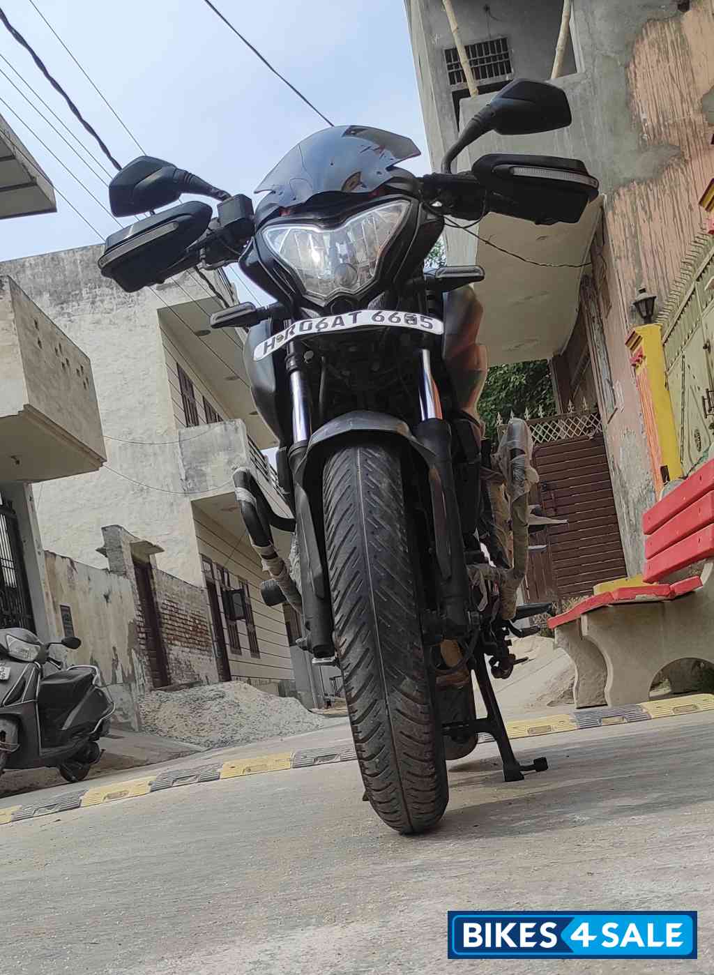 Bajaj Pulsar 200 NS