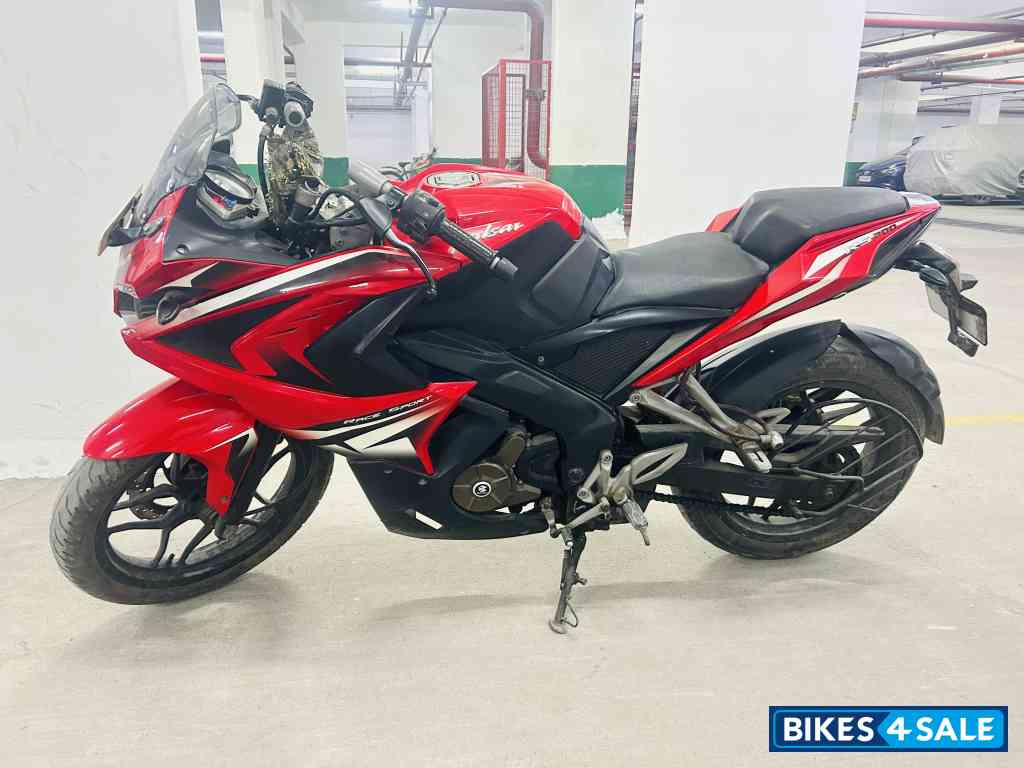 Bajaj Pulsar RS 200
