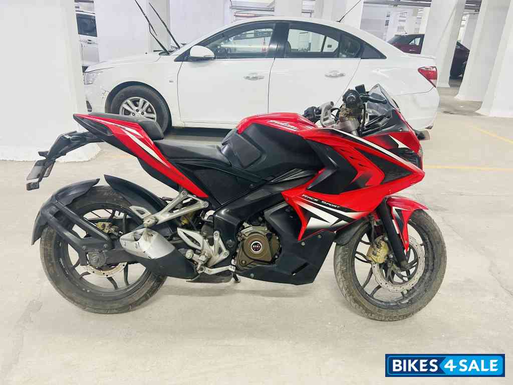 Bajaj Pulsar RS 200