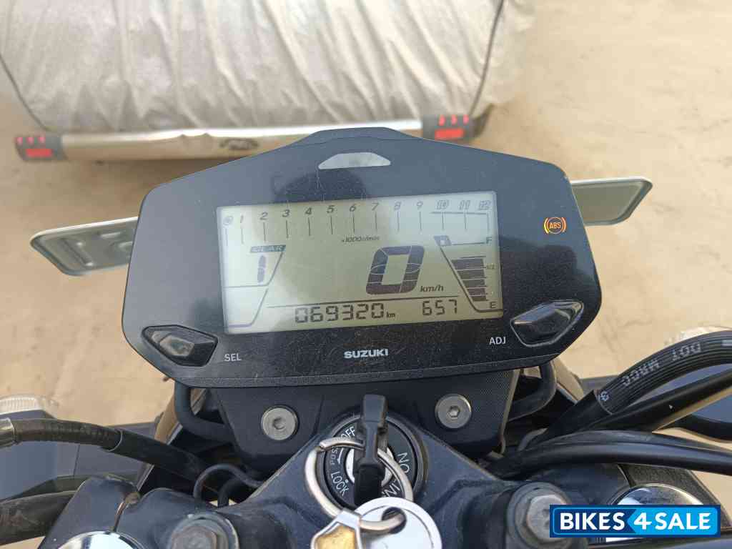 Black Suzuki Gixxer ABS