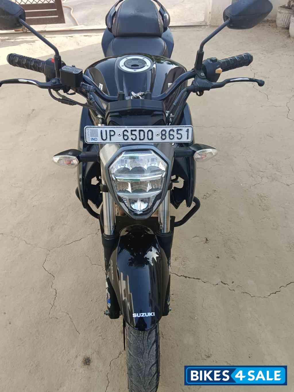 Black Suzuki Gixxer ABS