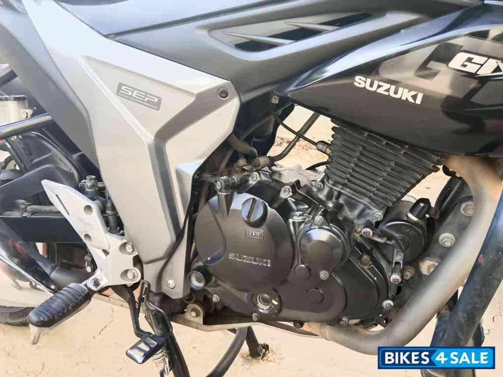 Black Suzuki Gixxer ABS