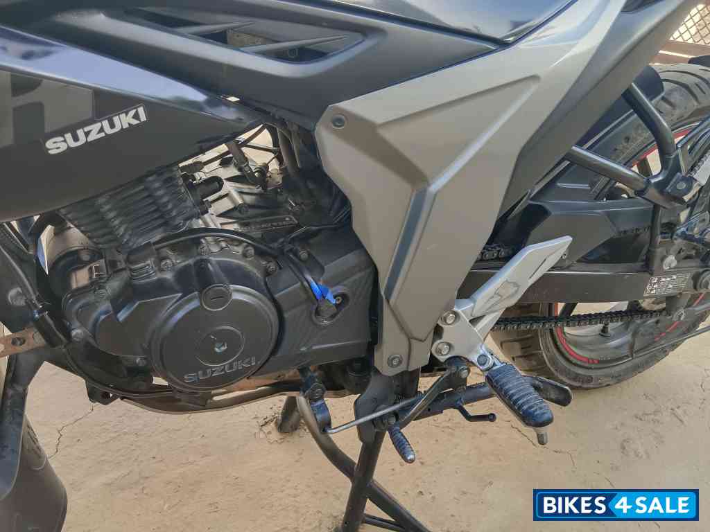 Black Suzuki Gixxer ABS