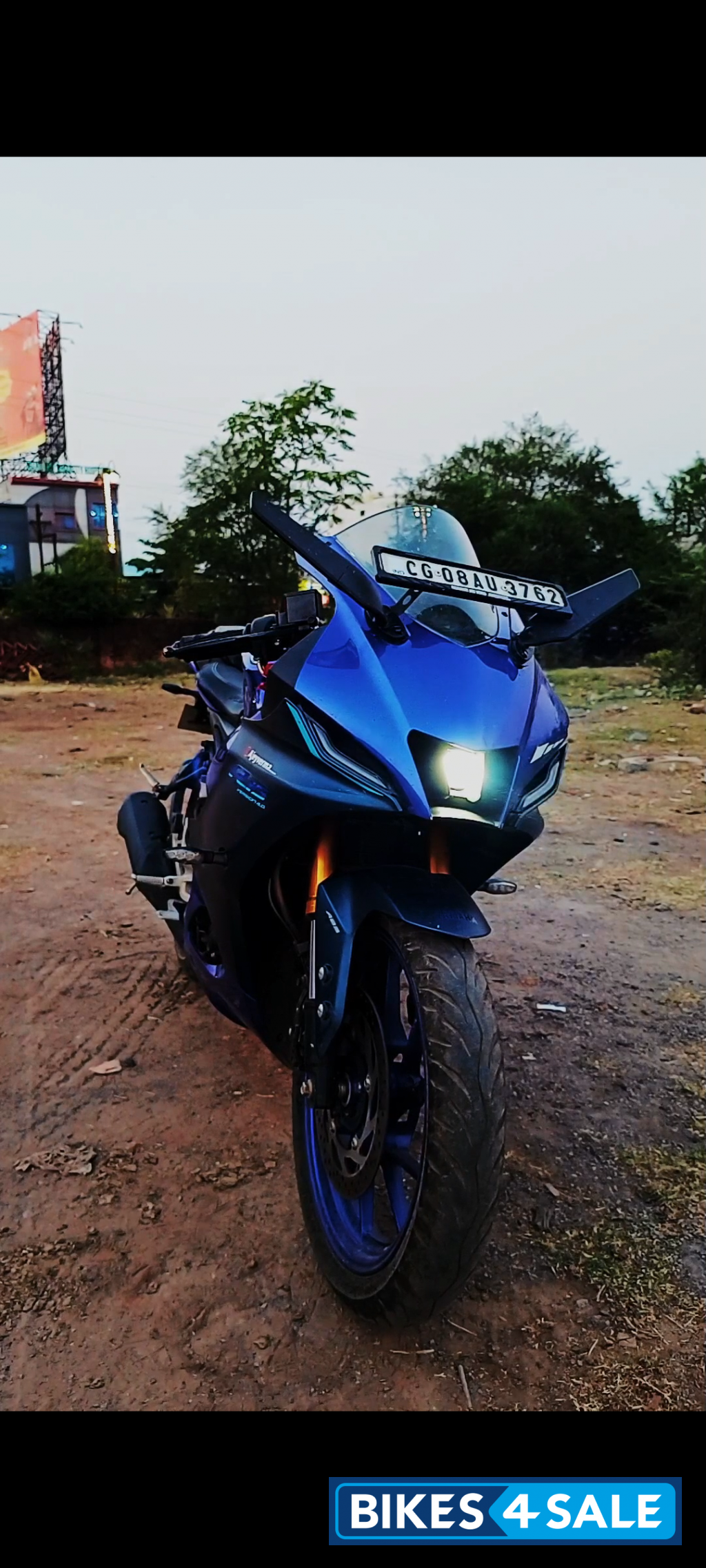 Blue Yamaha R15 V4