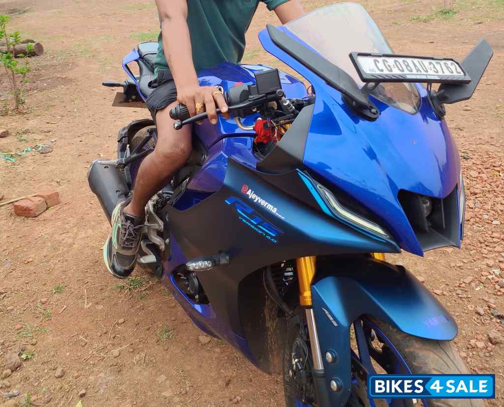 Blue Yamaha R15 V4
