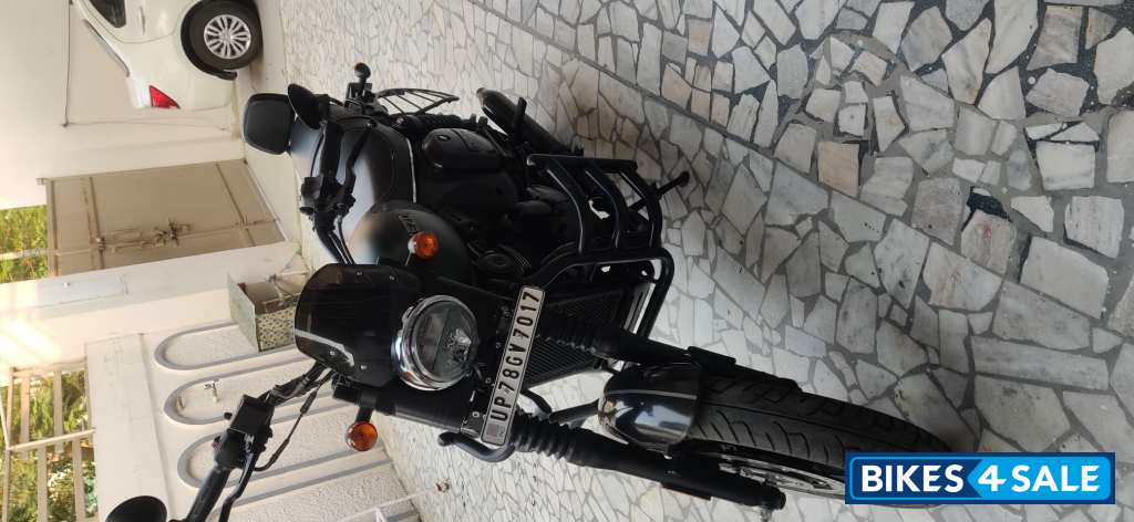 Yezdi Roadster Dual Tone