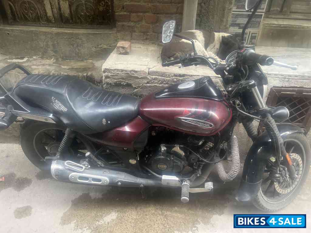 Spicy Red Bajaj Avenger Street 160 BS6