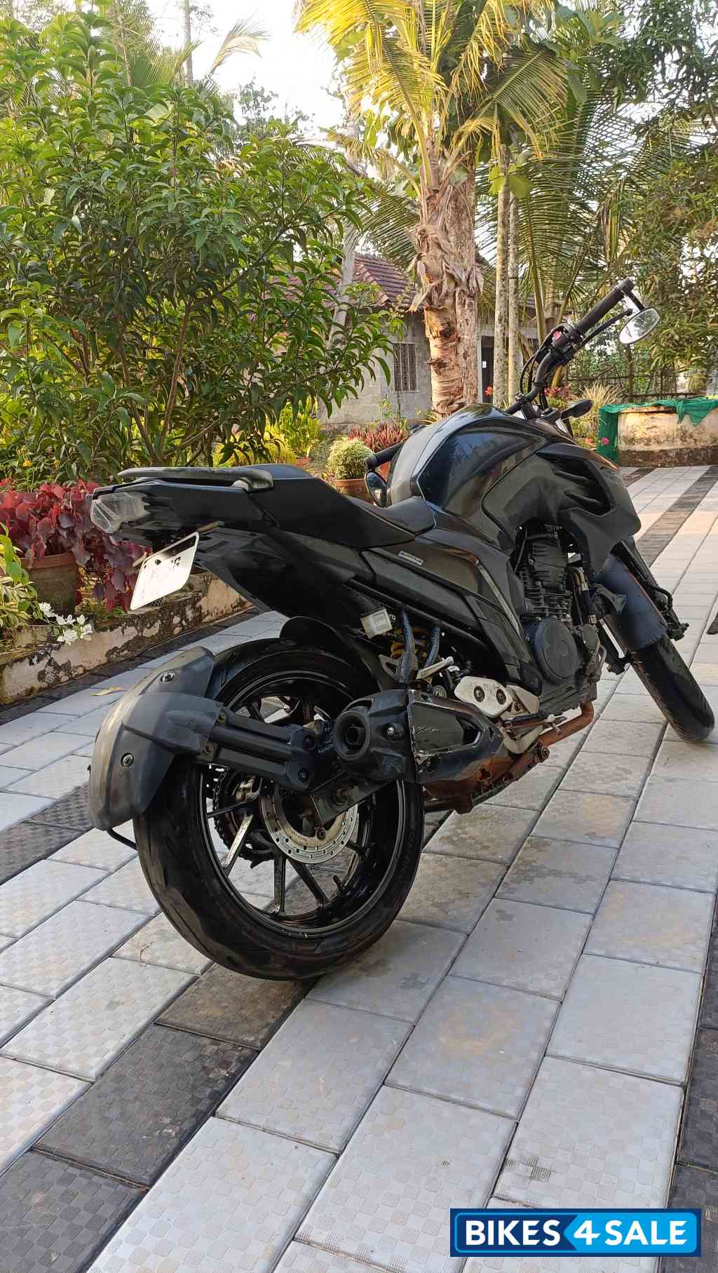 Yamaha FZ25