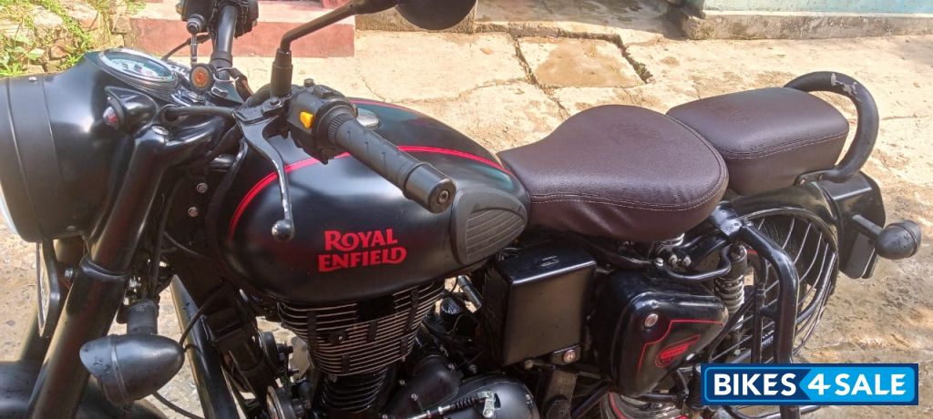 Stealth Black Royal Enfield Classic 350 Dual Channel BS6