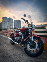 Red Royal Enfield Super Meteor 650