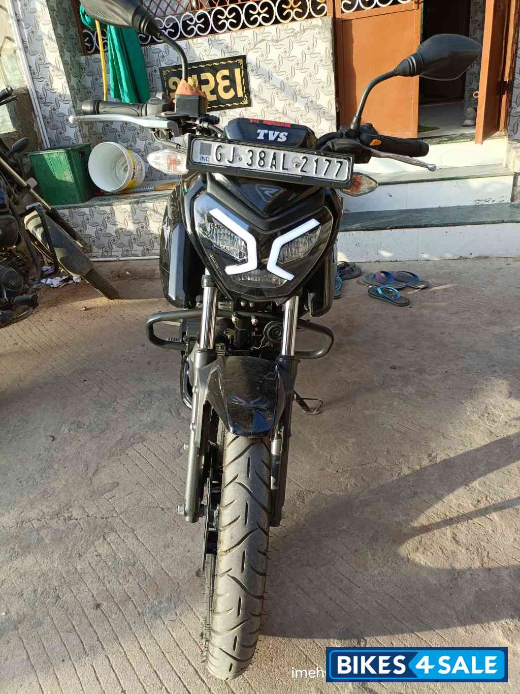 Black TVS Raider Split Seat