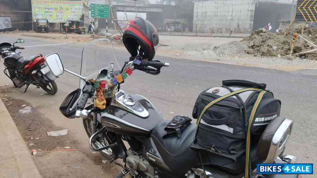 Bajaj Avenger Cruise 220