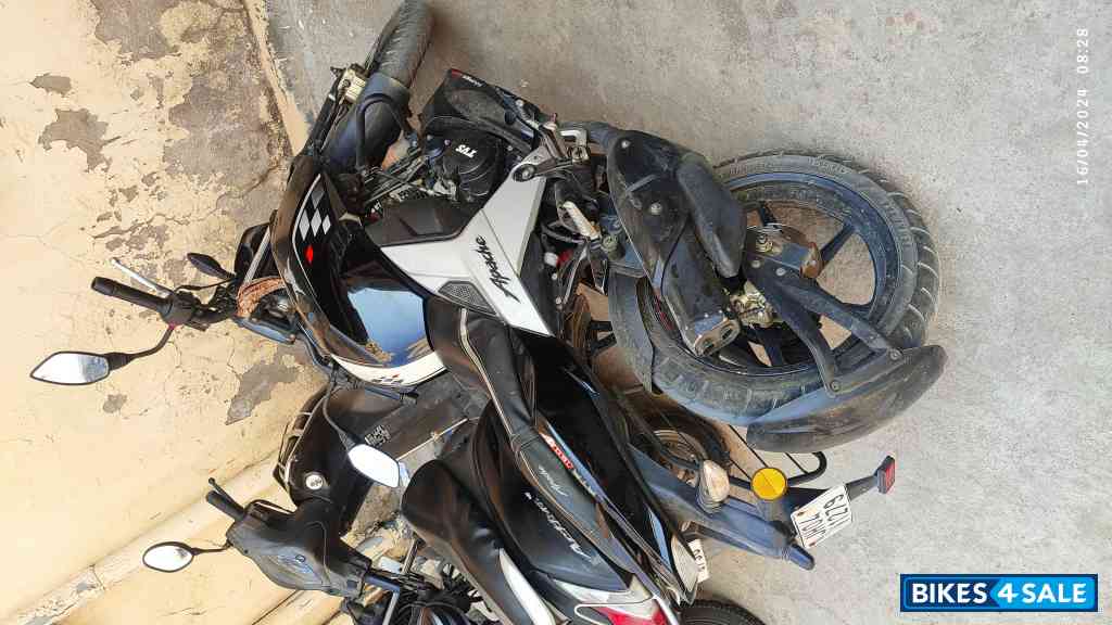 TVS Apache RTR 160 4V