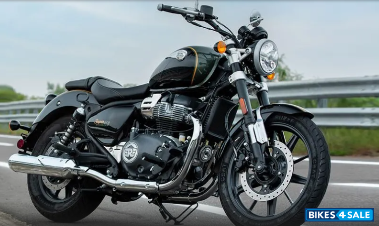 Interstellar Green Royal Enfield Super Meteor 650