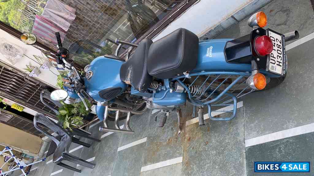 Royal Enfield Classic Squadron Blue Royal Enfield Classic Squadron Blue