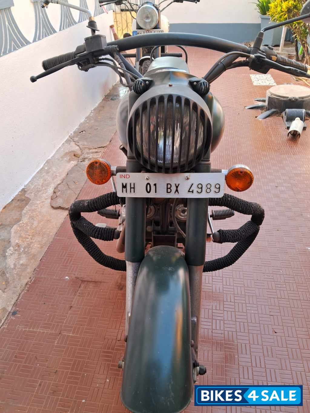 Black Royal Enfield Bullet Standard 350