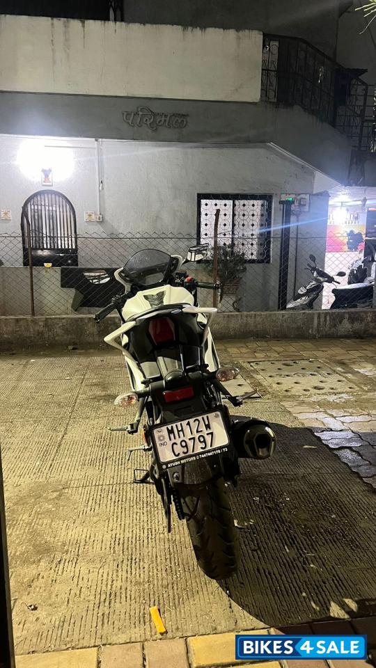 Intensity White Yamaha R15 V4