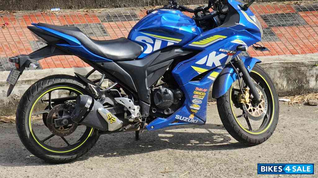 Suzuki Gixxer SF Fi