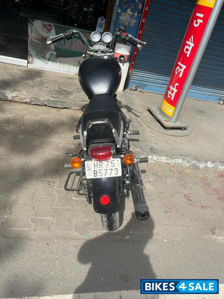 Met Black Royal Enfield Thunderbird 350