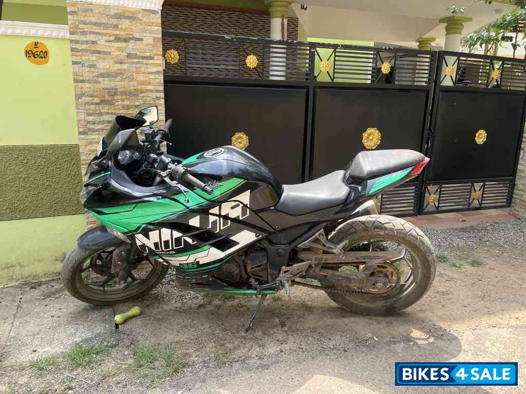 Kawasaki Ninja 300 BS6