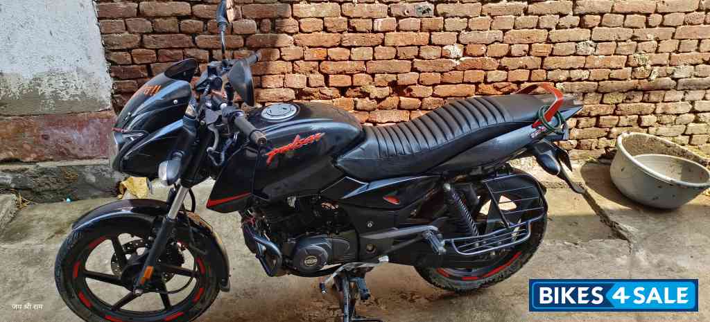 Bajaj Pulsar 125 Neon BS6