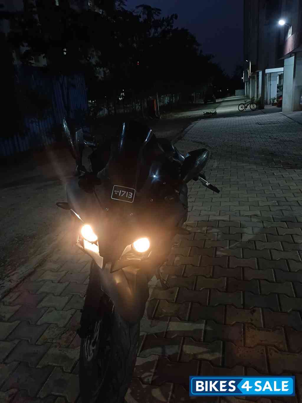 Bajaj Pulsar RS 200