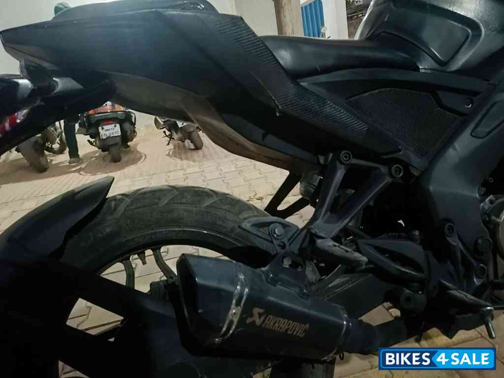 Bajaj Pulsar RS 200
