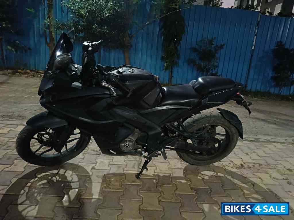 Bajaj Pulsar RS 200