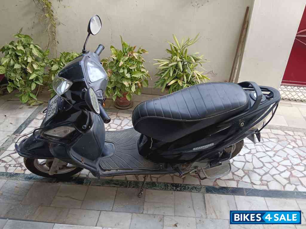 Black TVS Wego Black TVS Wego
