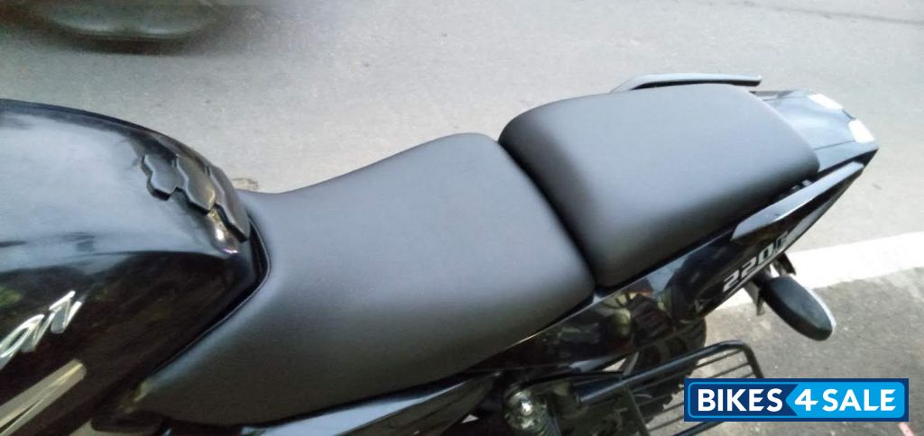 Black Bajaj Pulsar 220F