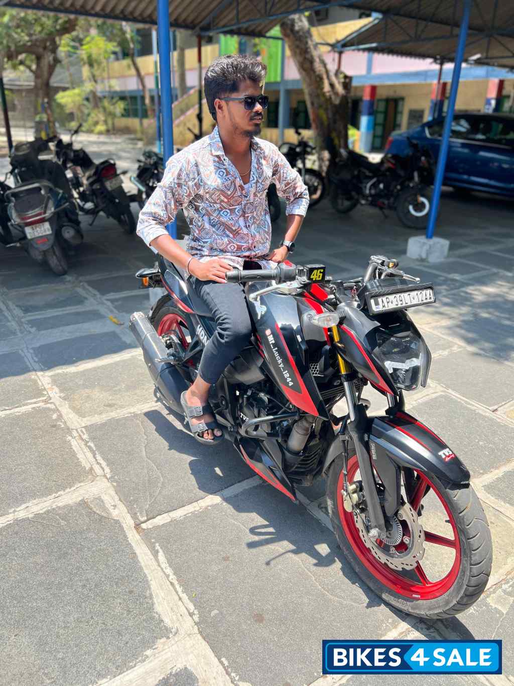 Matte Block TVS Apache RTR 160 4V Special Edition