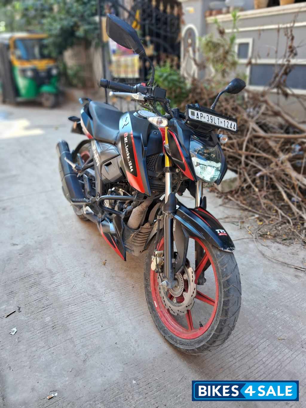 Matte Block TVS Apache RTR 160 4V Special Edition