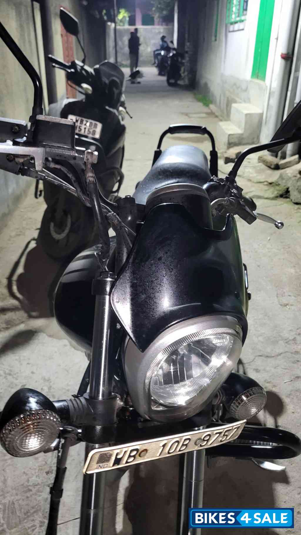 Black Bajaj Avenger Street 160 BS6