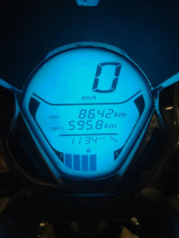 White Bajaj Avenger Cruise 220 BS6