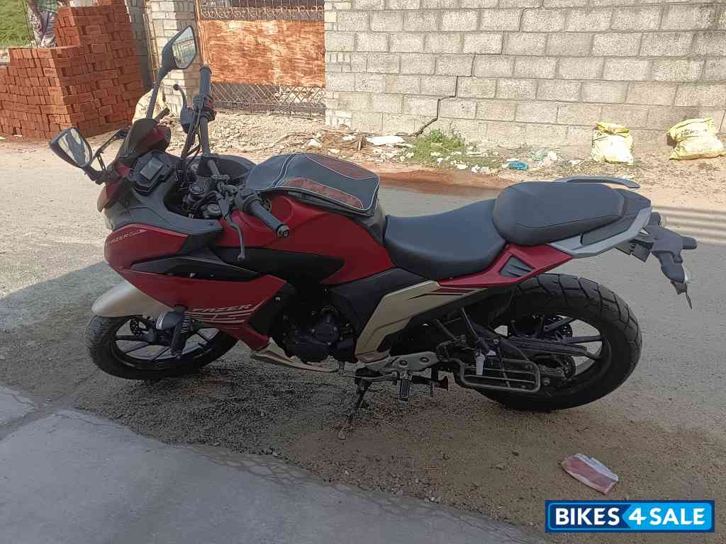 Matte Red Yamaha Fazer 25