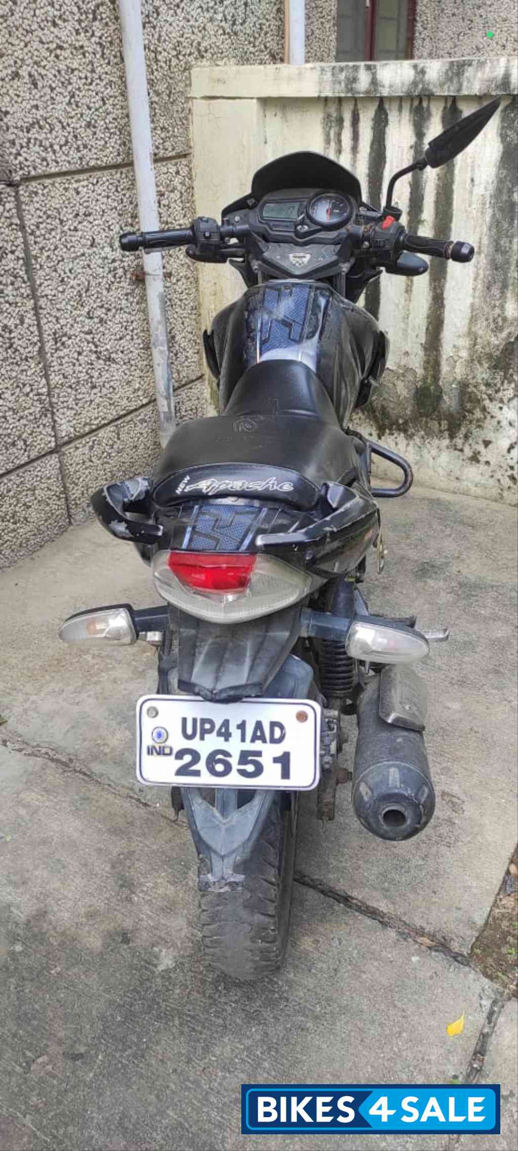 Black TVS Apache RTR 160
