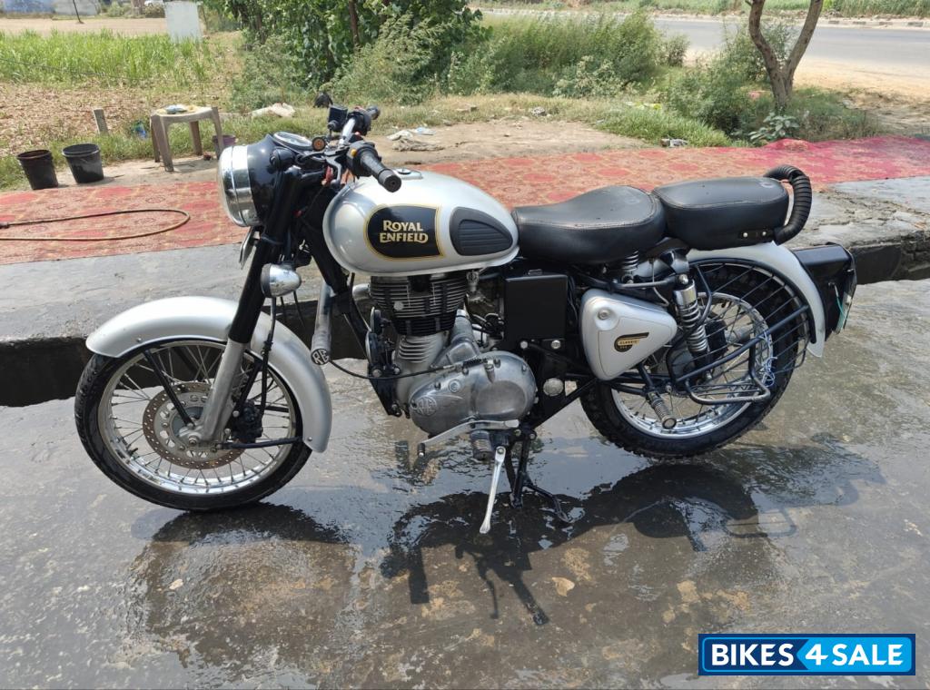 Silver Royal Enfield Classic 350