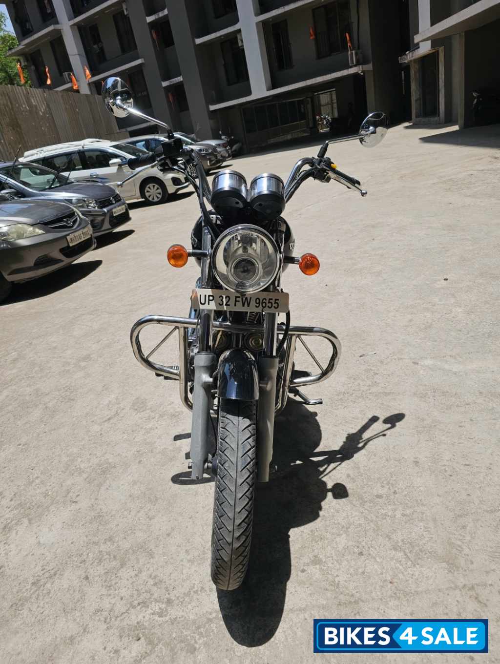 Black Royal Enfield Thunderbird 350