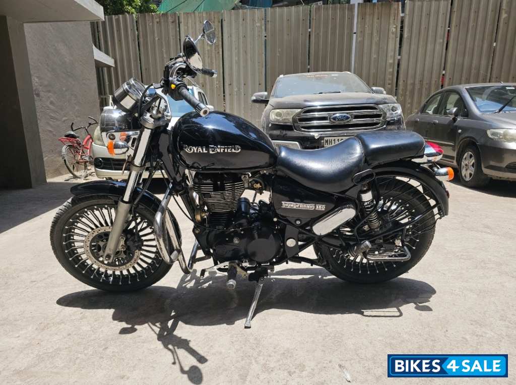 Black Royal Enfield Thunderbird 350 Black Royal Enfield Thunderbird 350