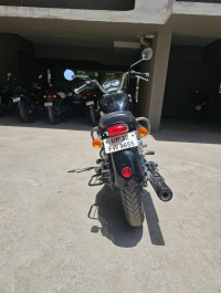 Black Royal Enfield Thunderbird 350