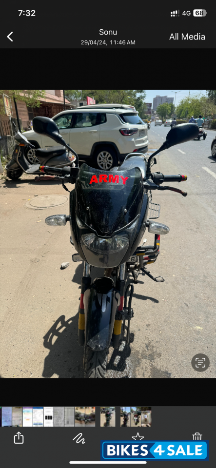 Black Bajaj Pulsar 150