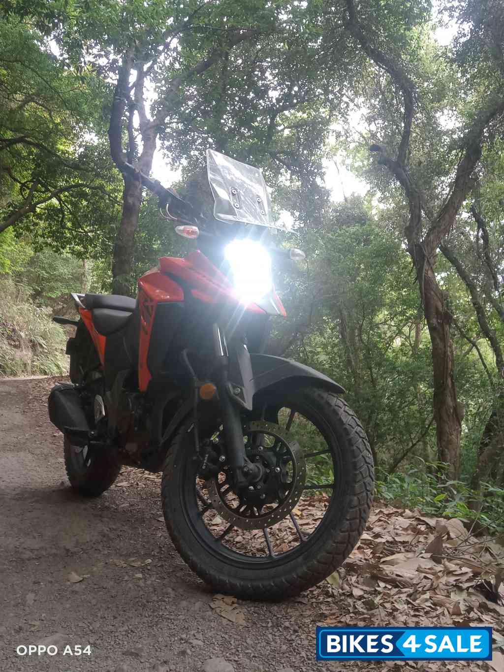 Red Suzuki V-Strom 250