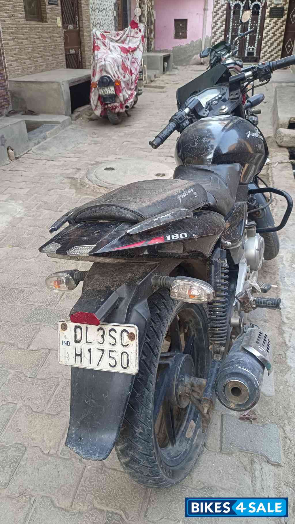 Bajaj Pulsar 180
