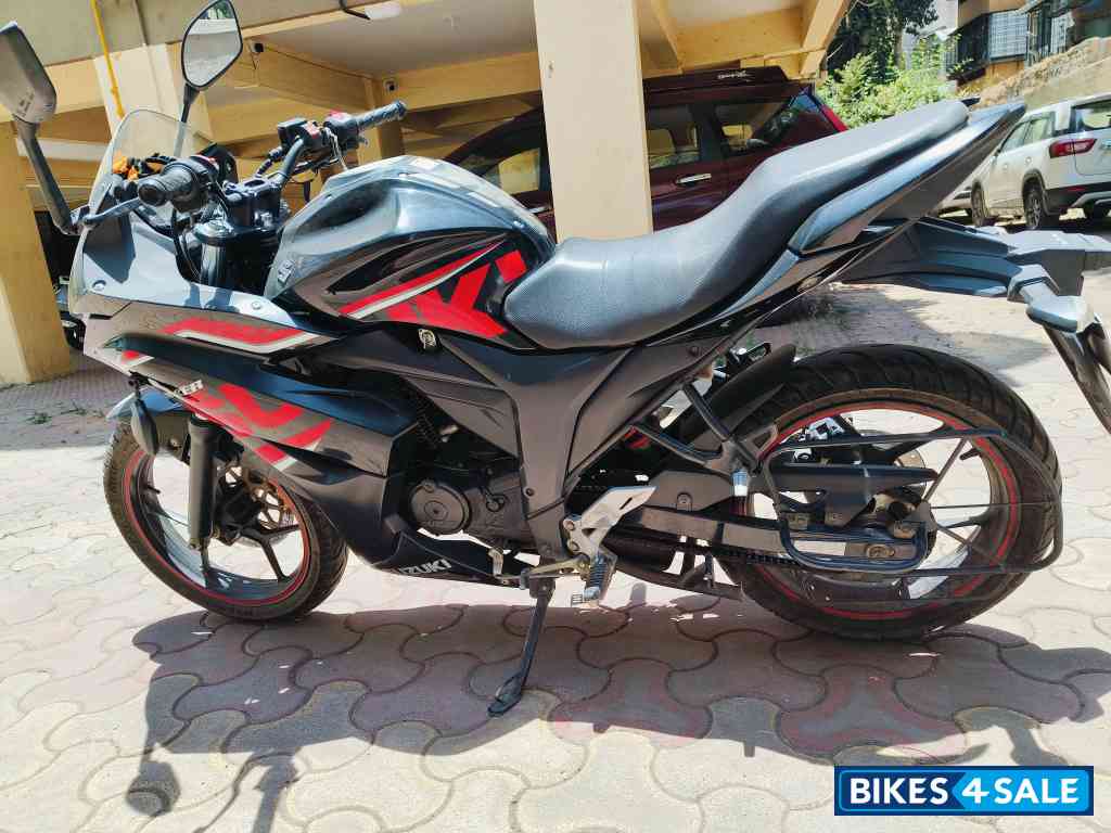 Suzuki Gixxer SF
