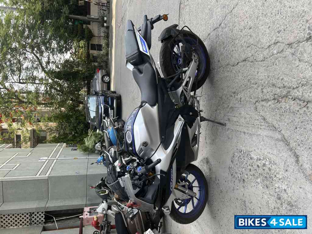 Metallic Grey Yamaha R15M