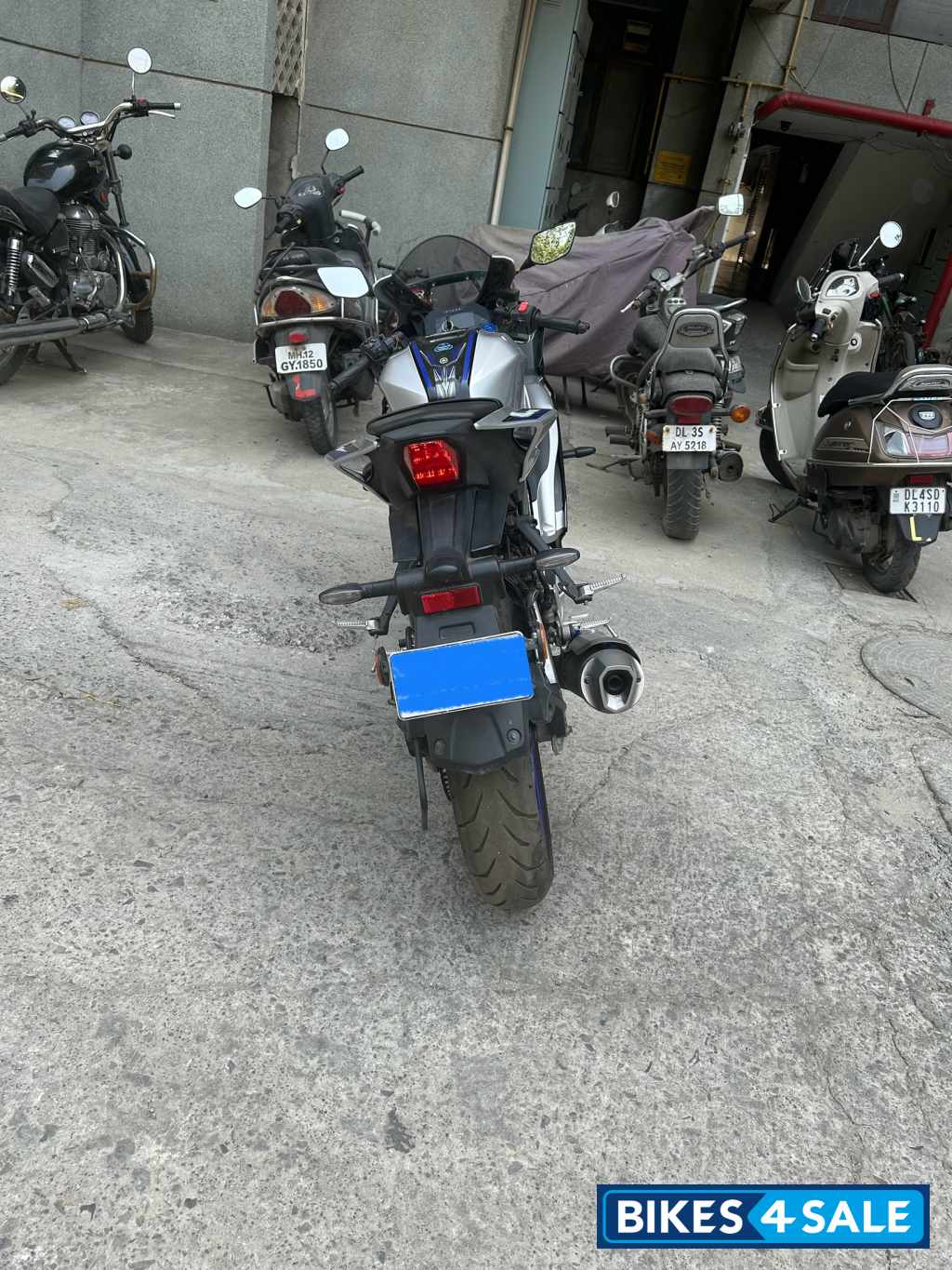 Metallic Grey Yamaha R15M