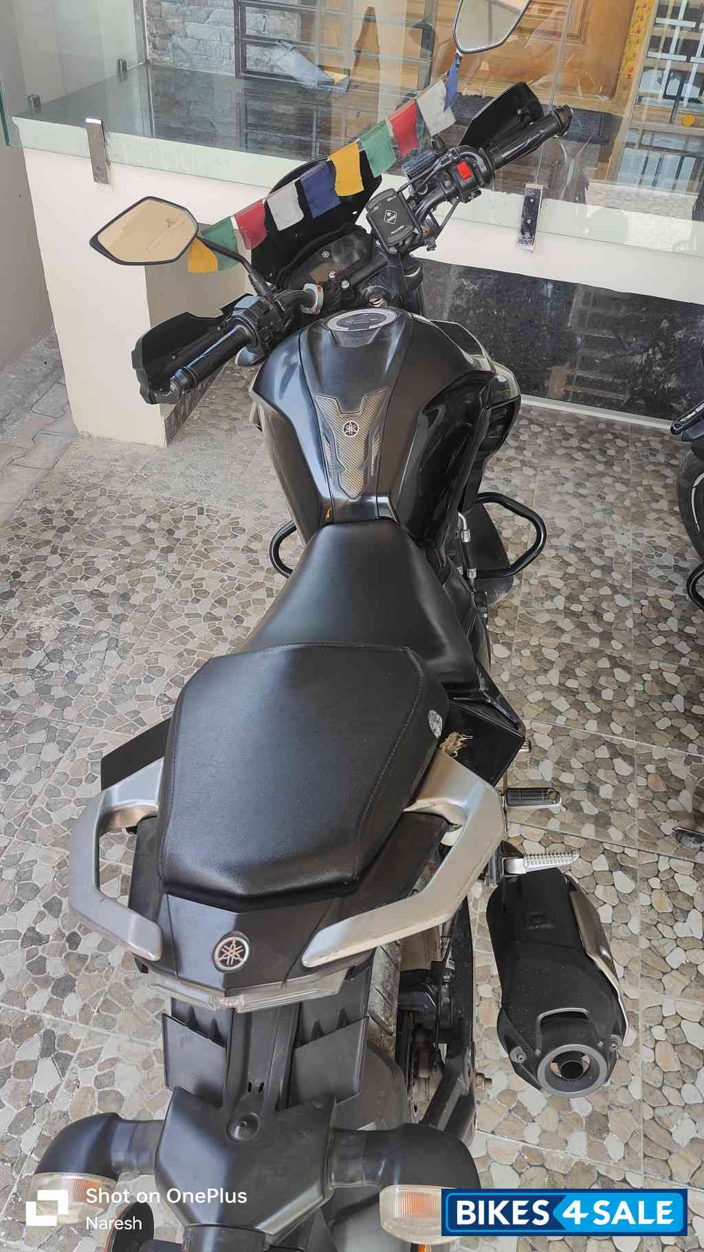 Black Yamaha FZ25