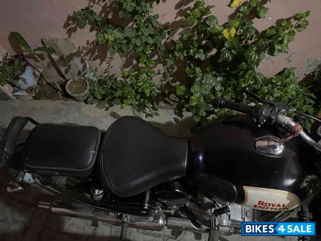 Black Royal Enfield Classic 350