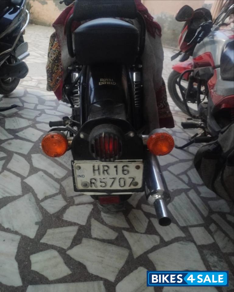 Black Royal Enfield Classic 350