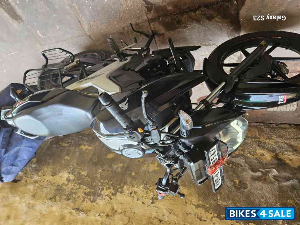 TVS Apache RTR 160 4V BS6